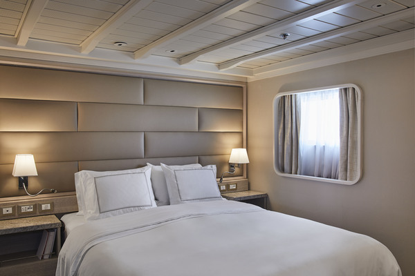 Silversea Cruises Silver Cloud Royal Suites 3 ©Silversea Cruises Ltd.jpg